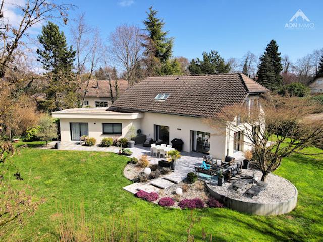 Vente Maison 6 pièces 216 m2 Saint Genis Pouilly