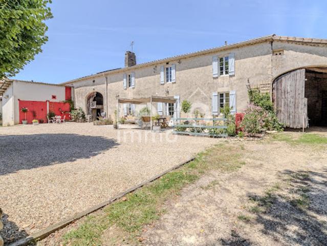 Vente Maison 6 pièces 204 m2 Sauveterre de Guyenne