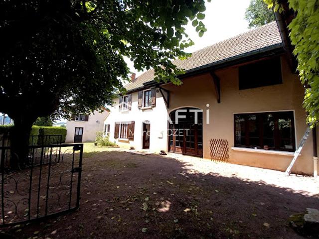 Vente Maison 6 pièces 207 m2 Aigueperse