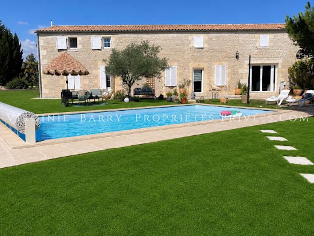 Vente Maison 6 pièces 207.5 m2 Tonnay Charente