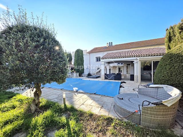 Vente Maison 6 pièces 208 m2 Miramas