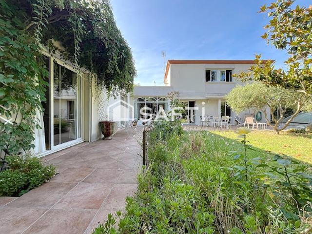 Vente Maison 6 pièces 209 m2 Saint Félix de Lodez