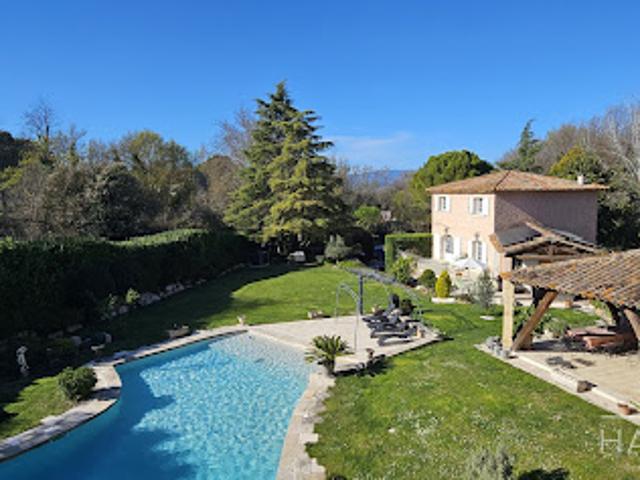 Vente Maison 6 pièces 200 m2 Meyrargues