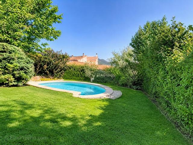 Vente Maison 6 pièces 200 m2 Amberieu en bugey