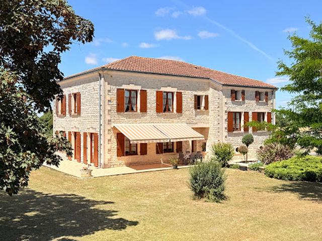 Vente Maison 6 pièces 200 m2 Angouleme