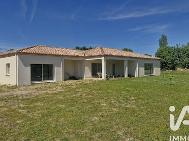 Vente Maison 6 pièces 200 m2 Castelsarrasin