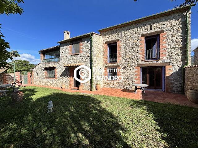 Vente Maison 6 pièces 200 m2 Eus