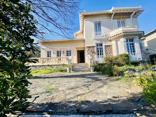 Vente Maison 6 pièces 200 m2 Hyeres
