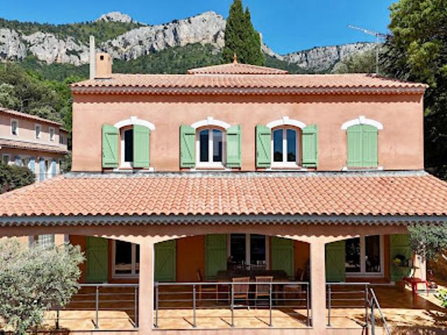 Vente Maison 6 pièces 200 m2 Le Revest les Eaux