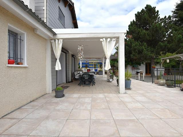 Vente Maison 6 pièces 202 m2 Saint Ferréol d'Auroure