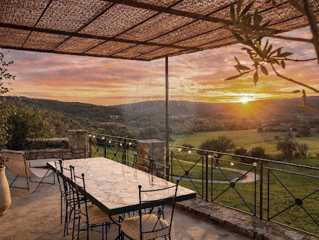Vente Maison 6 pièces 203 m2 Murs