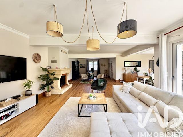 Vente Maison 6 pièces 203 m2 Châteauneuf sur Sarthe