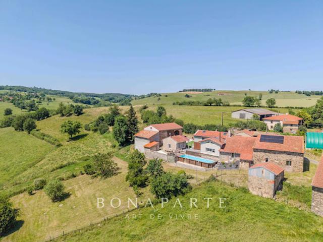 Vente Maison 6 pièces 203 m2 Saint Priest la Roche