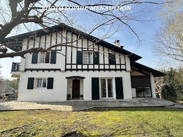 Vente Maison 6 pièces 219 m2 Urcuit