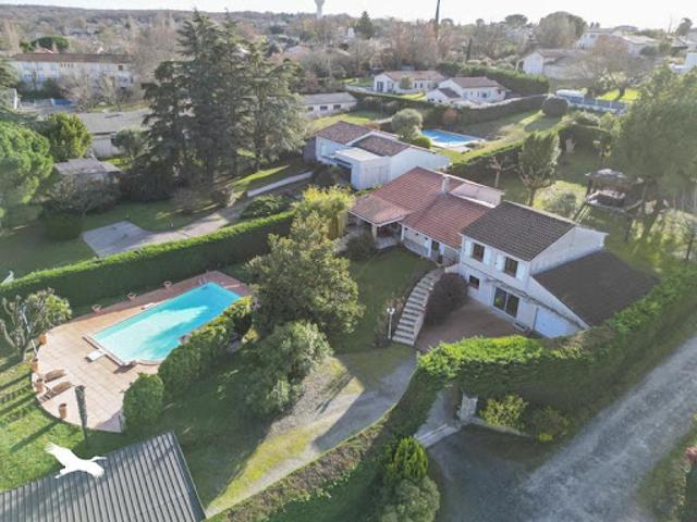 Vente Maison 6 pièces 212 m2 Saint Sauveur