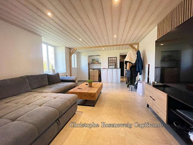 Vente Maison 6 pièces 212 m2 Vyt lès Belvoir