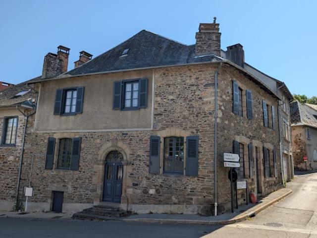 Vente Maison 6 pièces 212.93 m2 Uzerche