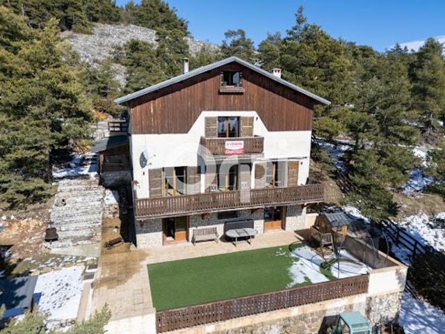 Vente Maison 6 pièces 226 m2 Gréolières