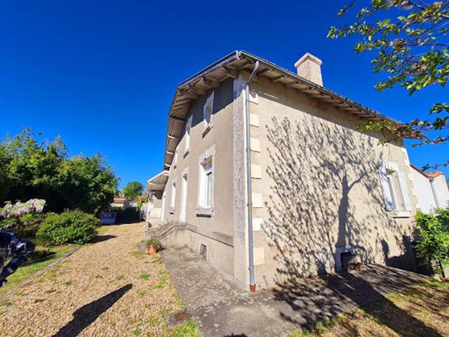 Vente Maison 6 pièces 226 m2 Saint severin