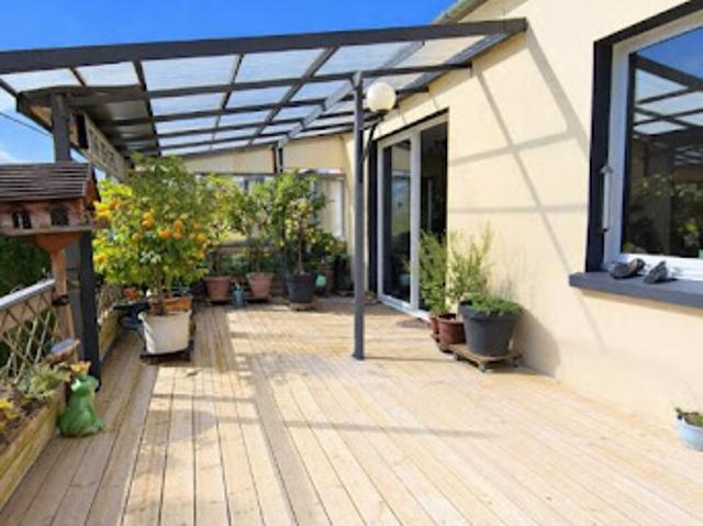 Vente Maison 6 pièces 220 m2 Cléguer