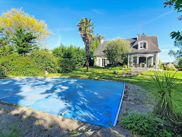 Vente Maison 6 pièces 220 m2 Cléguer