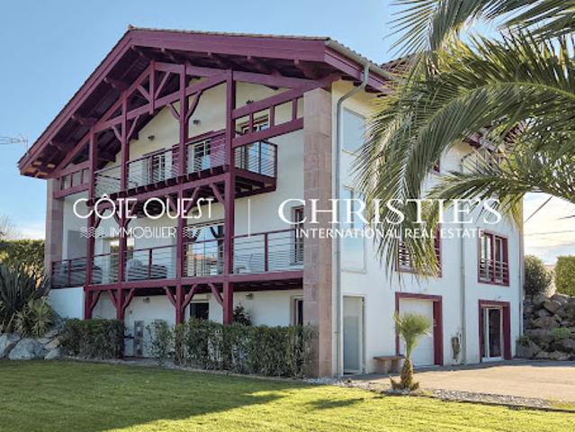 Vente Maison 6 pièces 220 m2 Villefranque