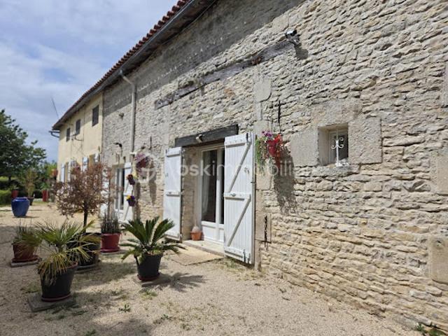 Vente Maison 6 pièces 223 m2 Saint Saviol