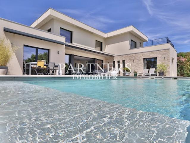 Vente Maison 6 pièces 234 m2 Aix en Provence