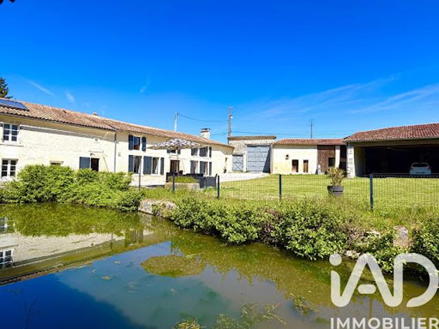 Vente Maison 6 pièces 234 m2 Challignac