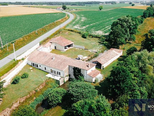 Vente Maison 6 pièces 234 m2 Challignac