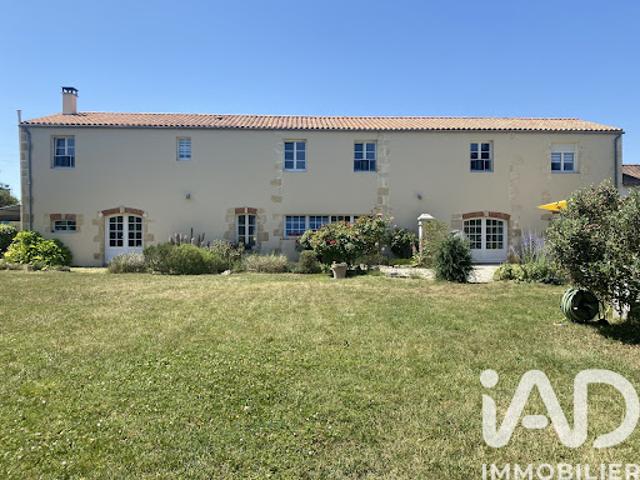 Vente Maison 6 pièces 235 m2 Saint Germain de Marencennes