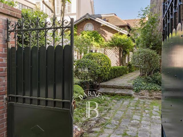 Vente Maison 6 pièces 244 m2 Paris 9ème