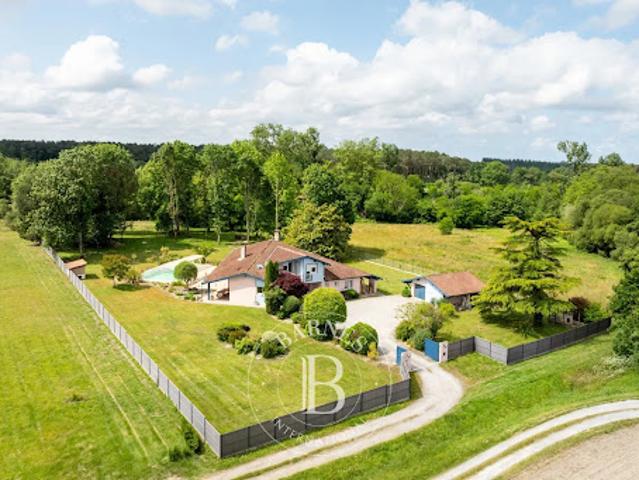 Vente Maison 6 pièces 240 m2 Saint Vincent de Tyrosse