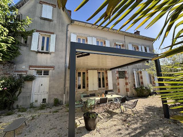 Vente Maison 6 pièces 240 m2 Saint Yrieix la Perche
