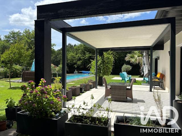 Vente Maison 6 pièces 243 m2 Salles