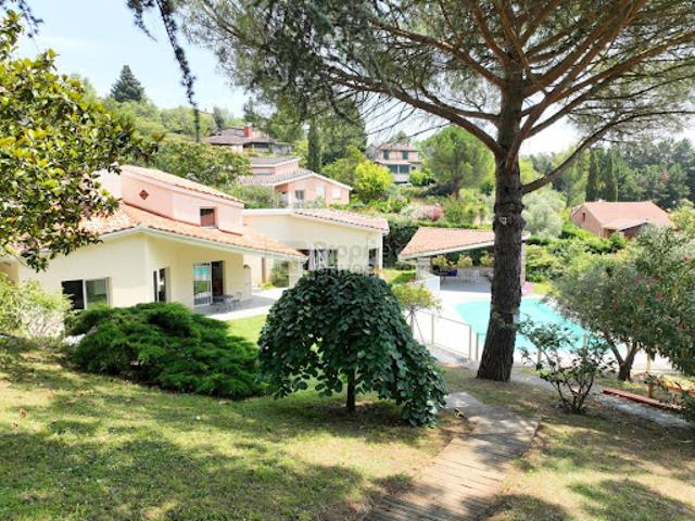 Vente Maison 6 pièces 250 m2 Goyrans