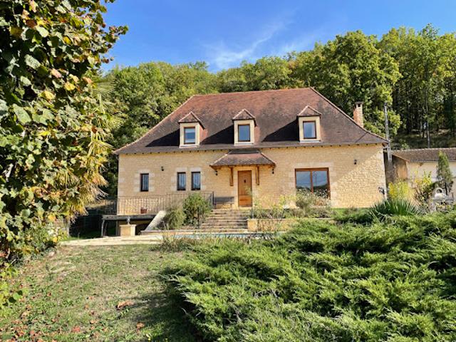 Vente Maison 6 pièces 260 m2 Montignac