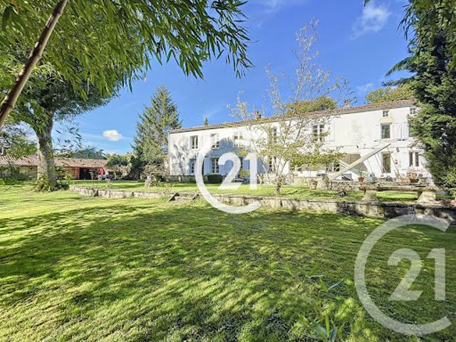 Vente Maison 6 pièces 276.5 m2 Boutiers Saint Trojan