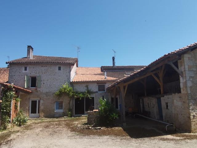 Vente Maison 6 pièces 286 m2 Chasseneuil sur Bonnieure