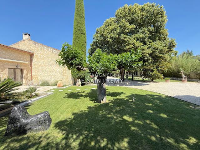 Vente Maison 6 pièces 300 m2 Mollégès