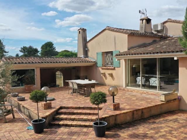 Vente Maison 6 pièces 300 m2 Pugnac