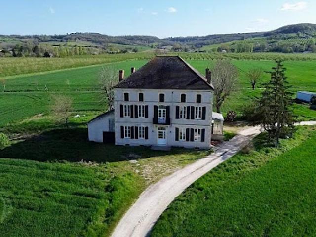 Vente Maison 6 pièces 373 m2 Allez et Cazeneuve