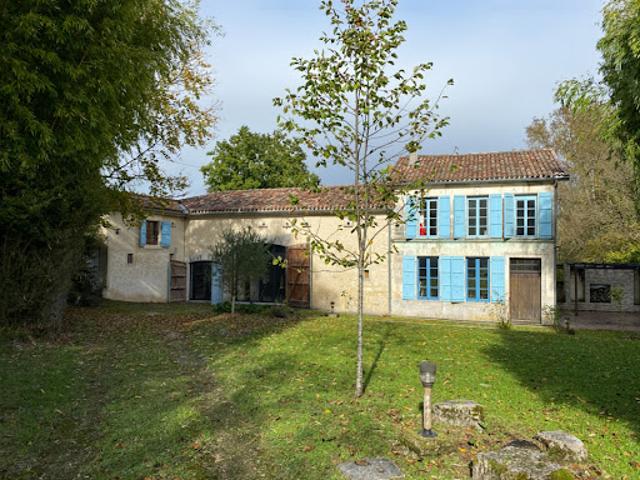 Vente Maison 6 pièces 417 m2 Barbezieux Saint Hilaire