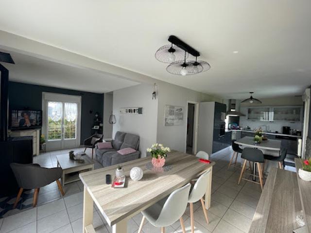 Vente Maison 6 pièces 91 m2 Yffiniac