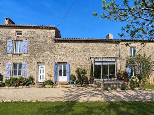Vente Maison 6 pièces 98 m2 Aunac sur Charente