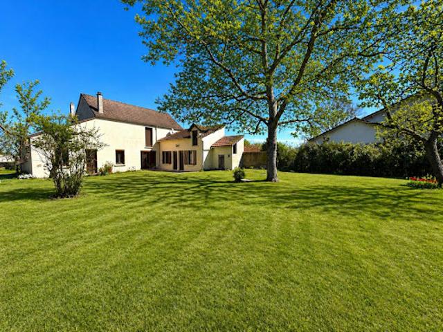 Vente Maison 6 pièces 99 m2 Saint Pierre lès Nemours