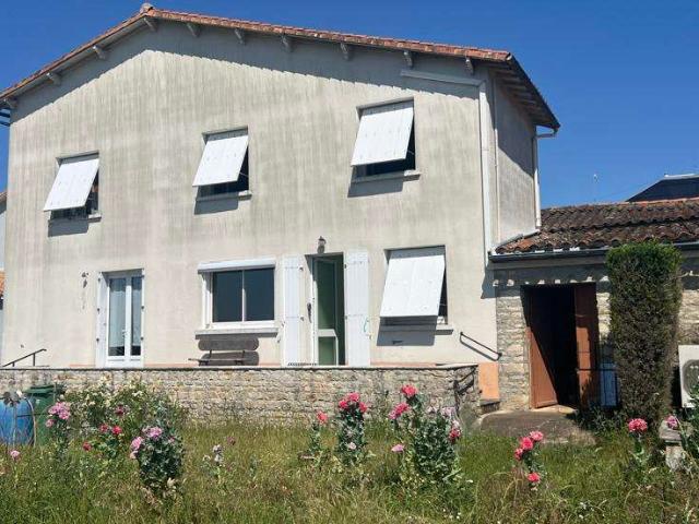 Vente maison 6 pièces Champdeniers 79