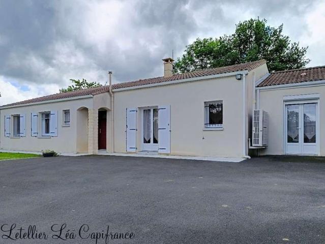 Vente maison 6 pièces Chantecorps 79