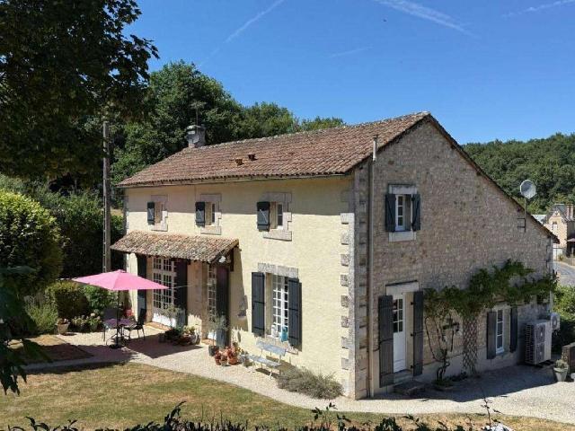 Vente maison 6 pièces Civray 86