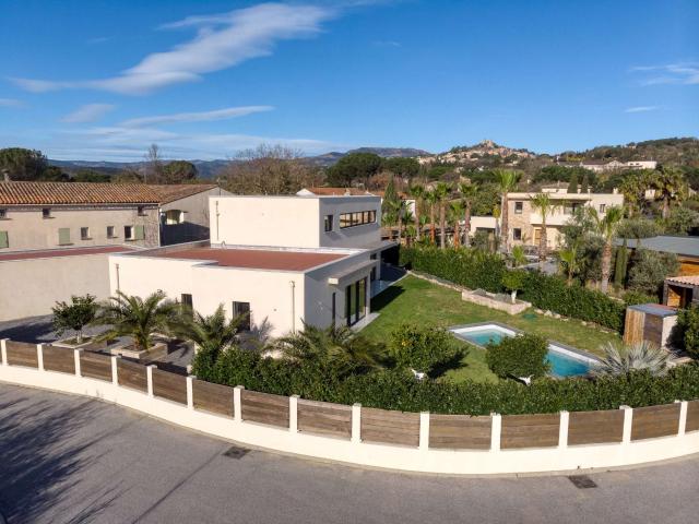 Vente maison 6 pièces Grimaud 83
